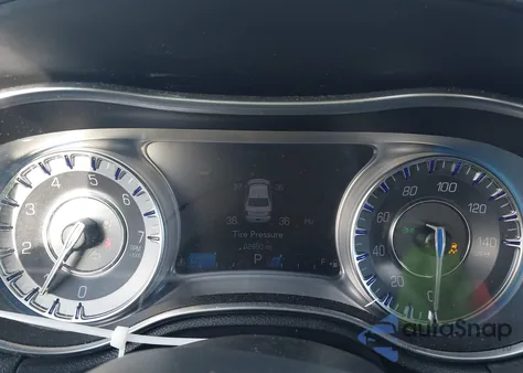 2018 Chrysler 300 Touring из США, поврежденный, VIN 2C3CCAAG2JH330911